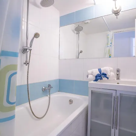 L'esquinade - G1003 By Interhome *