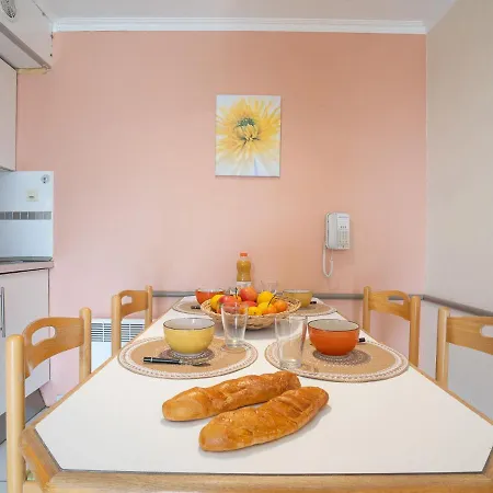 Apartment Village Cap Esterel - L'esquinade-13 By Interhome